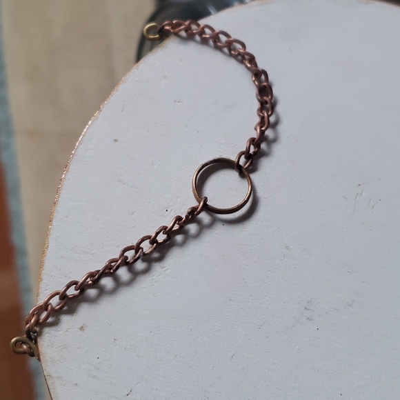 Halloween Skull Sign and Feather Boa - Picture 2 of 5